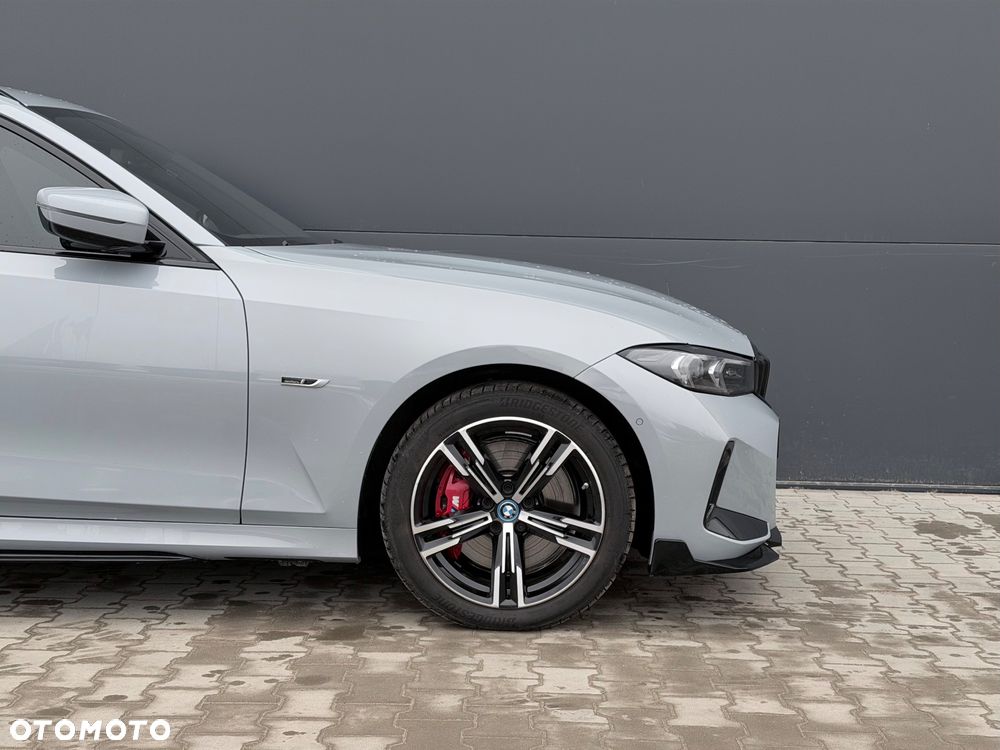 BMW Seria 3 330e PHEV M Sport - 3