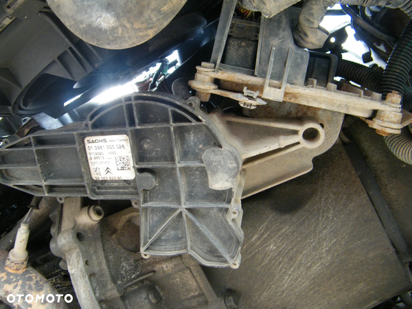 Siłownik skrzyni półautomatycznej wysprzęglik tiptronic Sachs 013981000028 Citroen Peugeot 1.4 1.6 16V