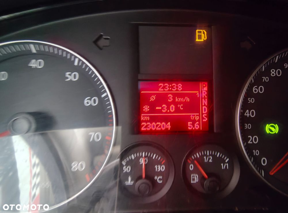 Volkswagen Touran 1.4 TSI DSG Trendline - 5