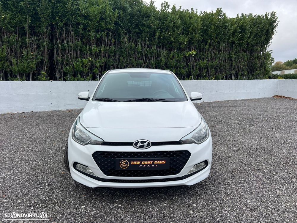 Hyundai i20 1.1 CRDi Urban - 8
