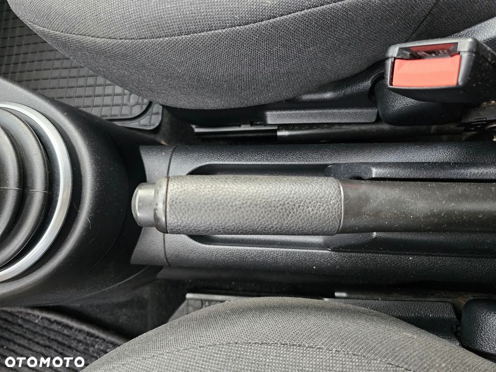 Ford Fiesta 1.4 Ambiente - 17