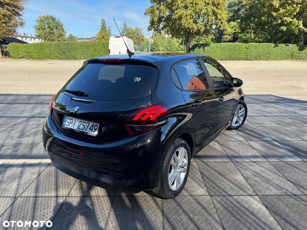 Peugeot 208 PureTech 82 Start & Stop Allure - 13
