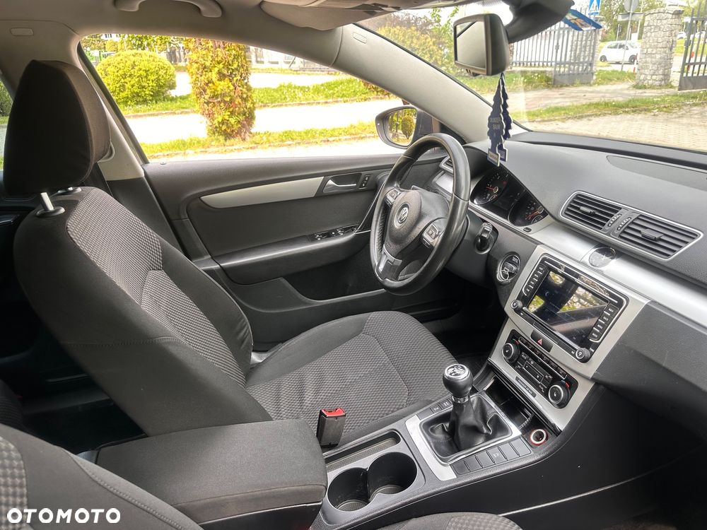 Volkswagen Passat 2.0 Blue TDI SCR Comfortline - 28