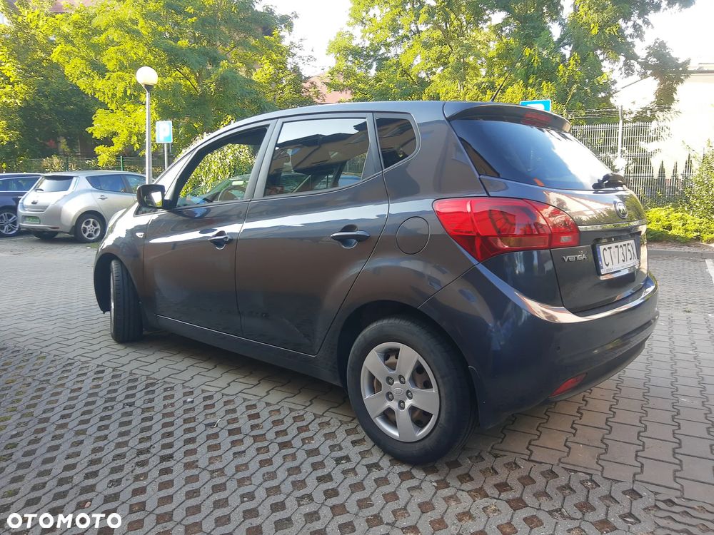 Kia Venga 1.4 L - 6
