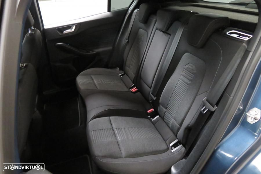 Ford Focus 1.0 EcoBoost Active X - 19