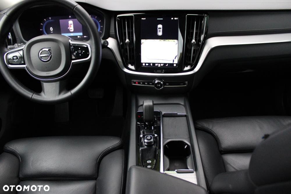 Volvo V60 Cross Country - 11