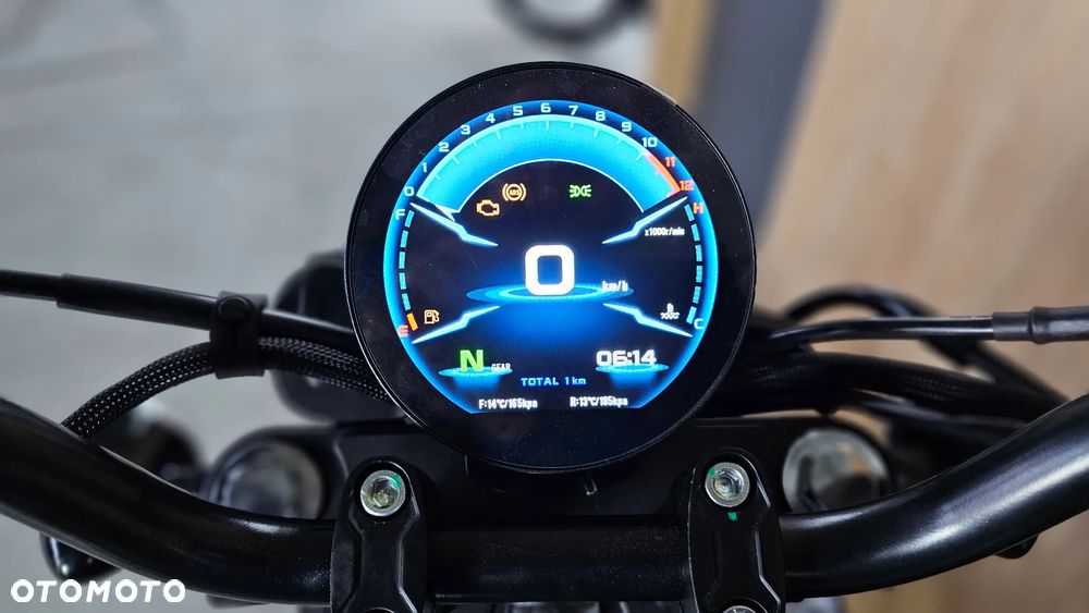 QJMOTOR SRV 125 - 14