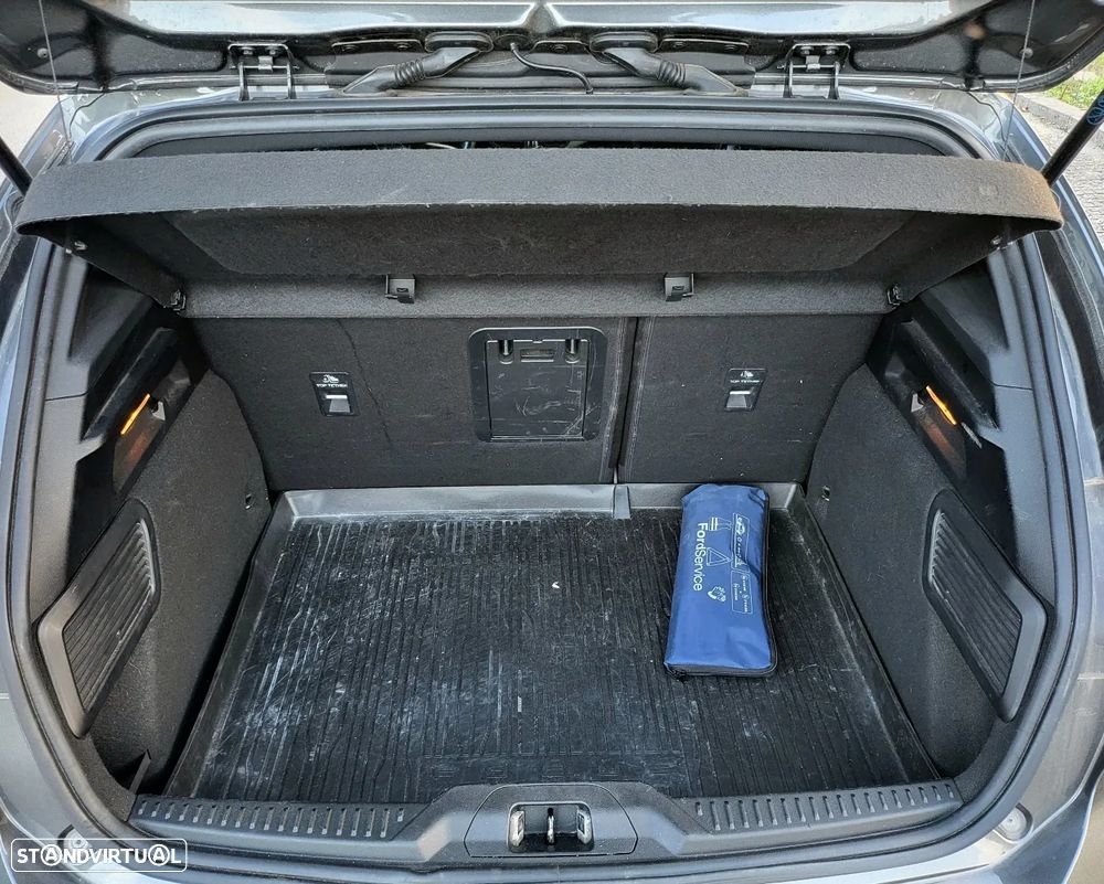 Ford Focus 1.5 TDCi EcoBlue ST-Line - 11