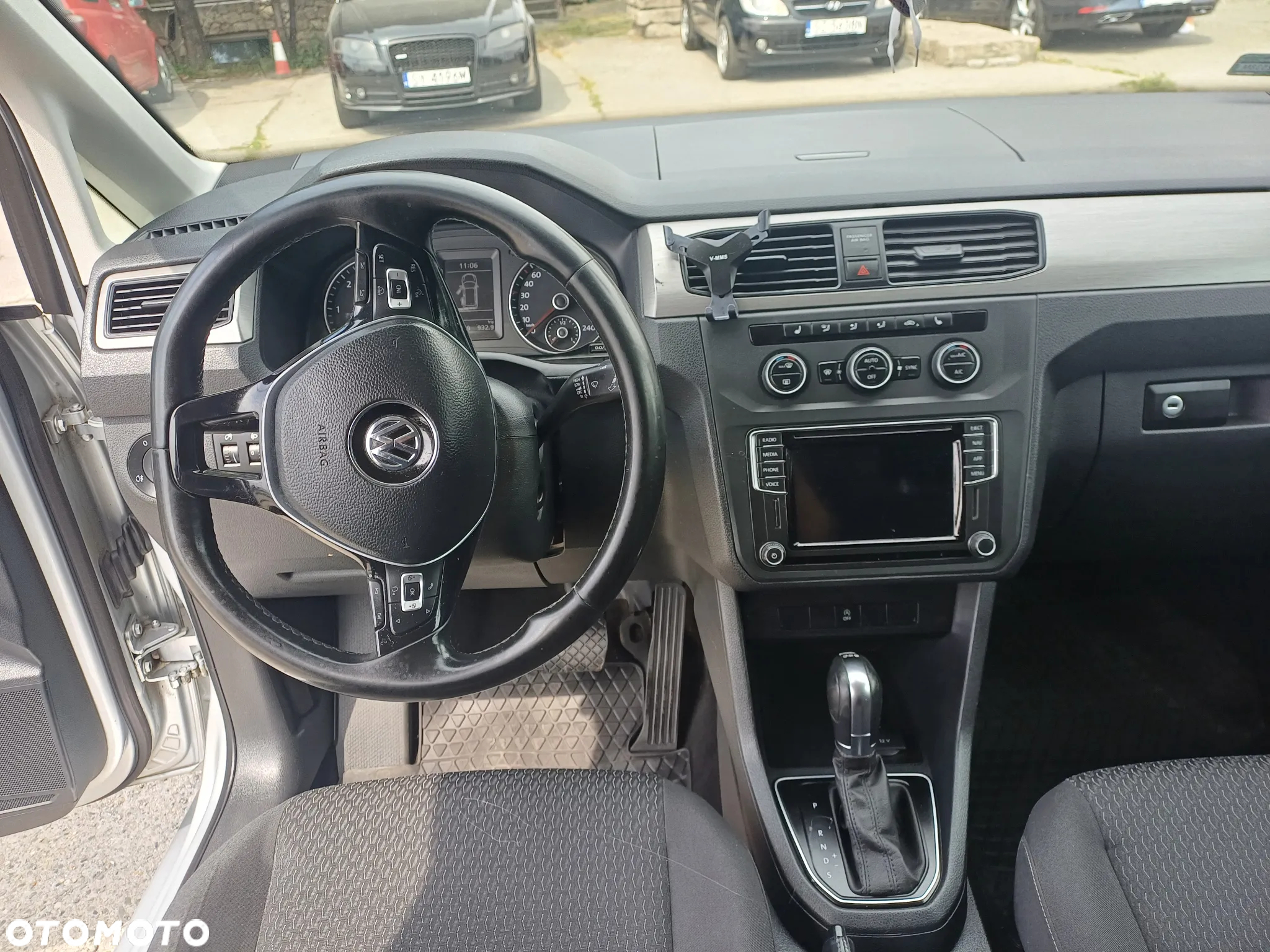Volkswagen Caddy 2.0 TDI Trendline DSG - 9