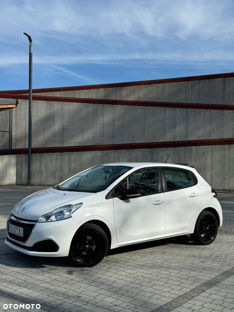 Peugeot 208 - 10