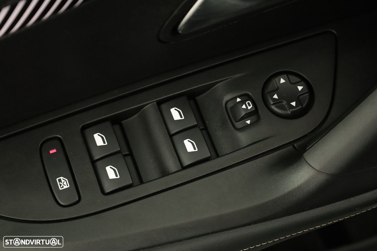 Peugeot 2008 1.2 PureTech Allure EAT8 - 21