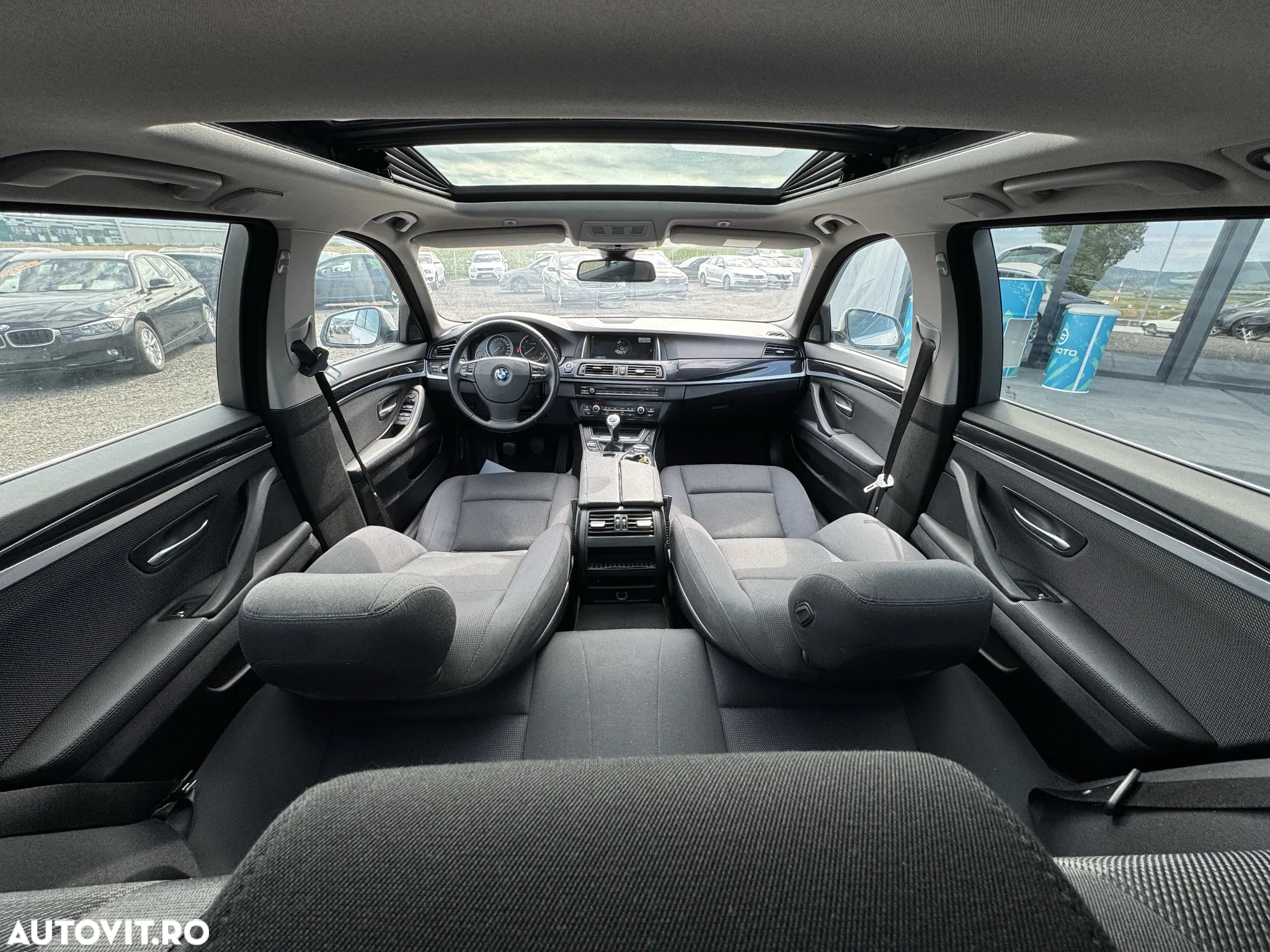 BMW Seria 5 520d - 32