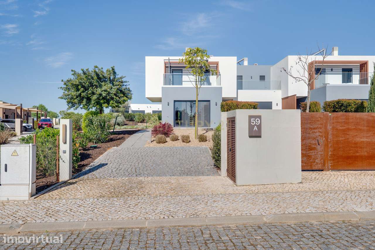 Moradia T2 de canto, com Jardim Exclusivo e Piscina no Pestana Silves - Grande imagem: 2/41