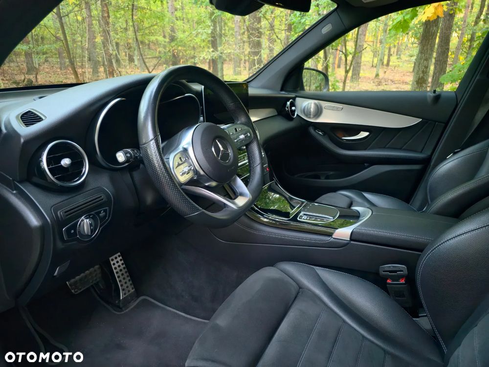 Mercedes-Benz GLC 300 d 4Matic 9G-TRONIC AMG Line - 20