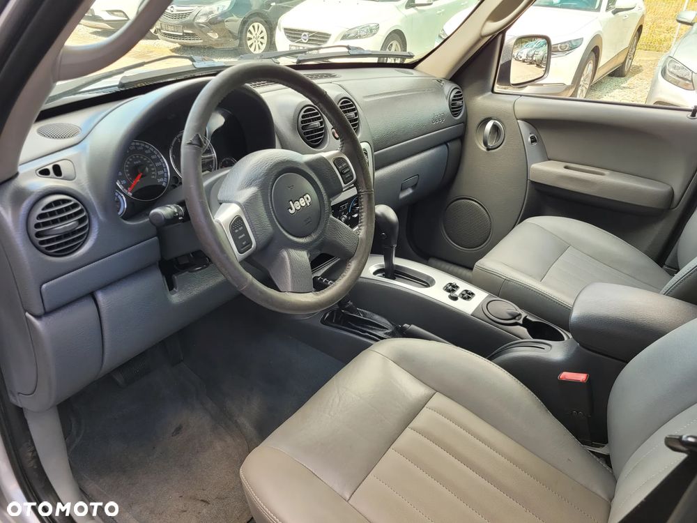 Jeep Cherokee 2.8 CRD Limited - 16
