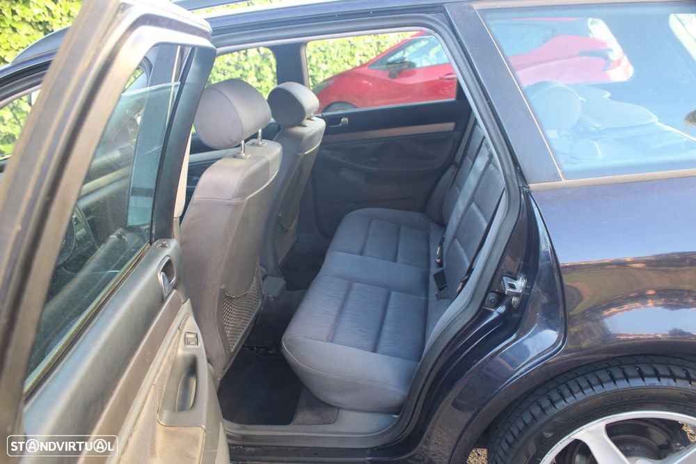 Audi A4 Avant 1.6 Ambiente - 8