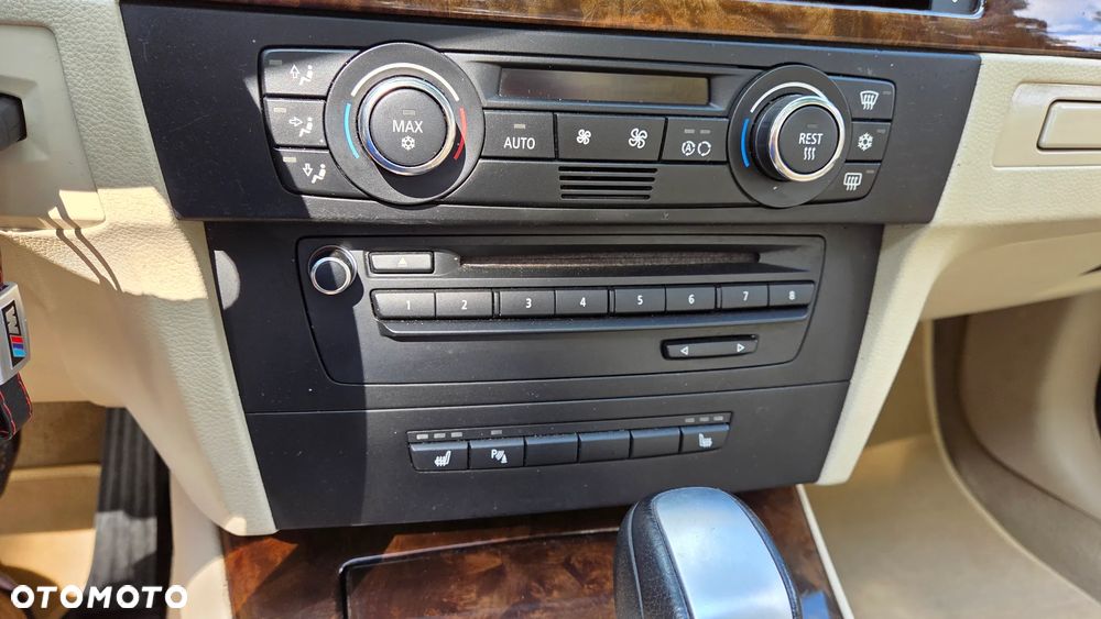 BMW Seria 3 320i Edition Exclusive - 18