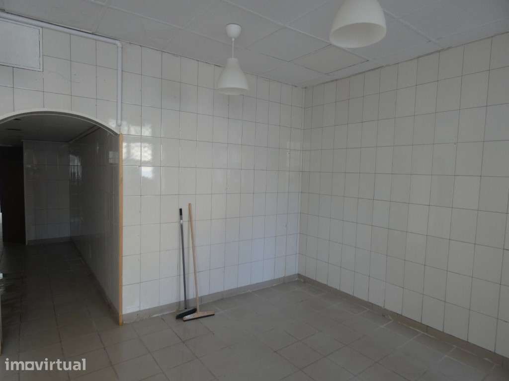 Espaço Comercial à Venda | 70m² | Saída de Fumos | Excelente Locali... - Grande imagem: 4/21