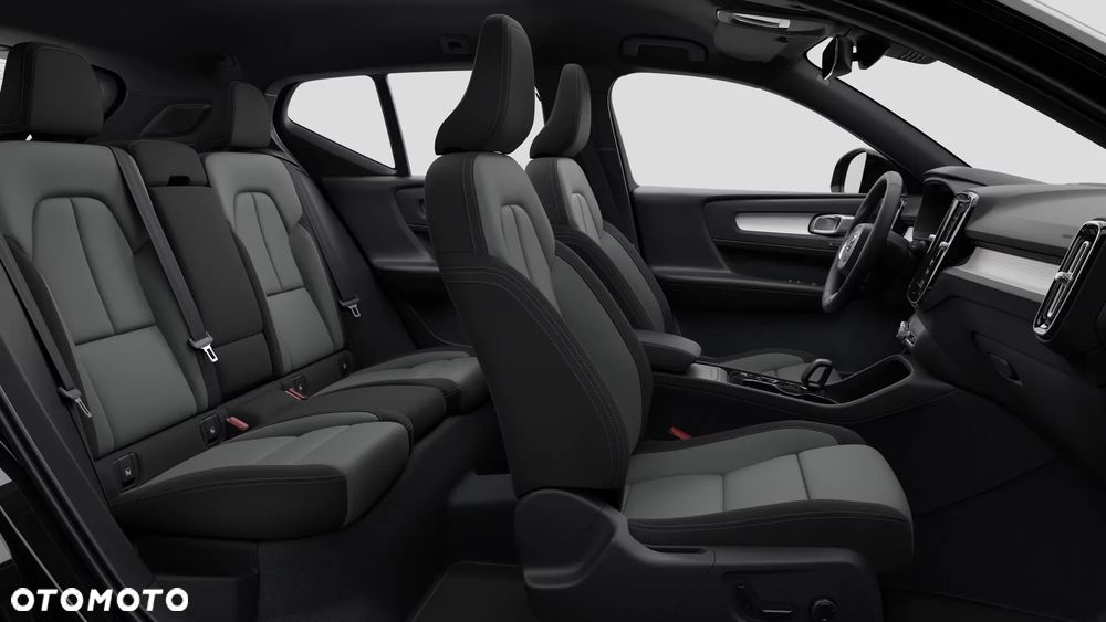 Volvo XC 40 B4 Plus Black Edition - 7