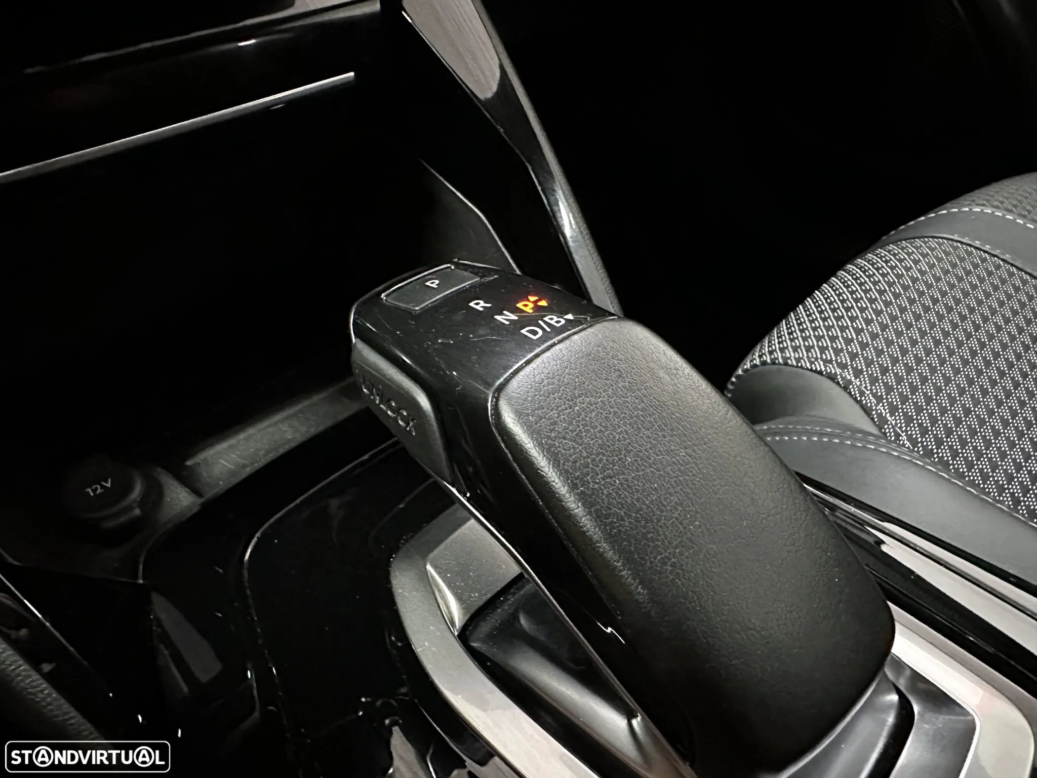 Peugeot e-2008 50 kWh GT Pack - 36