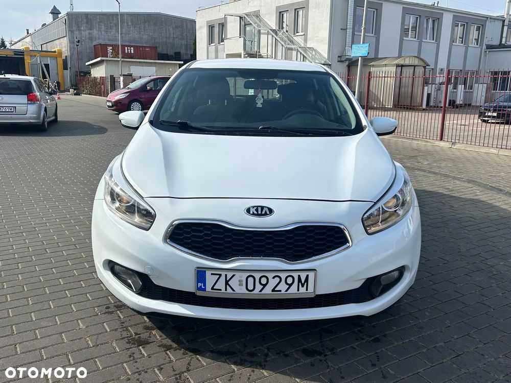 Kia Ceed - 8