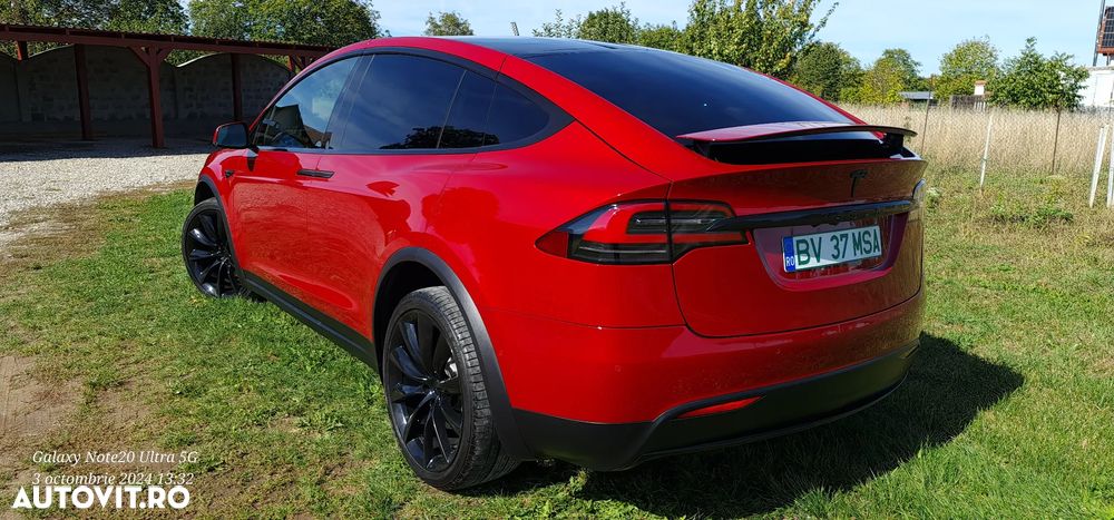 Tesla Model X - 7