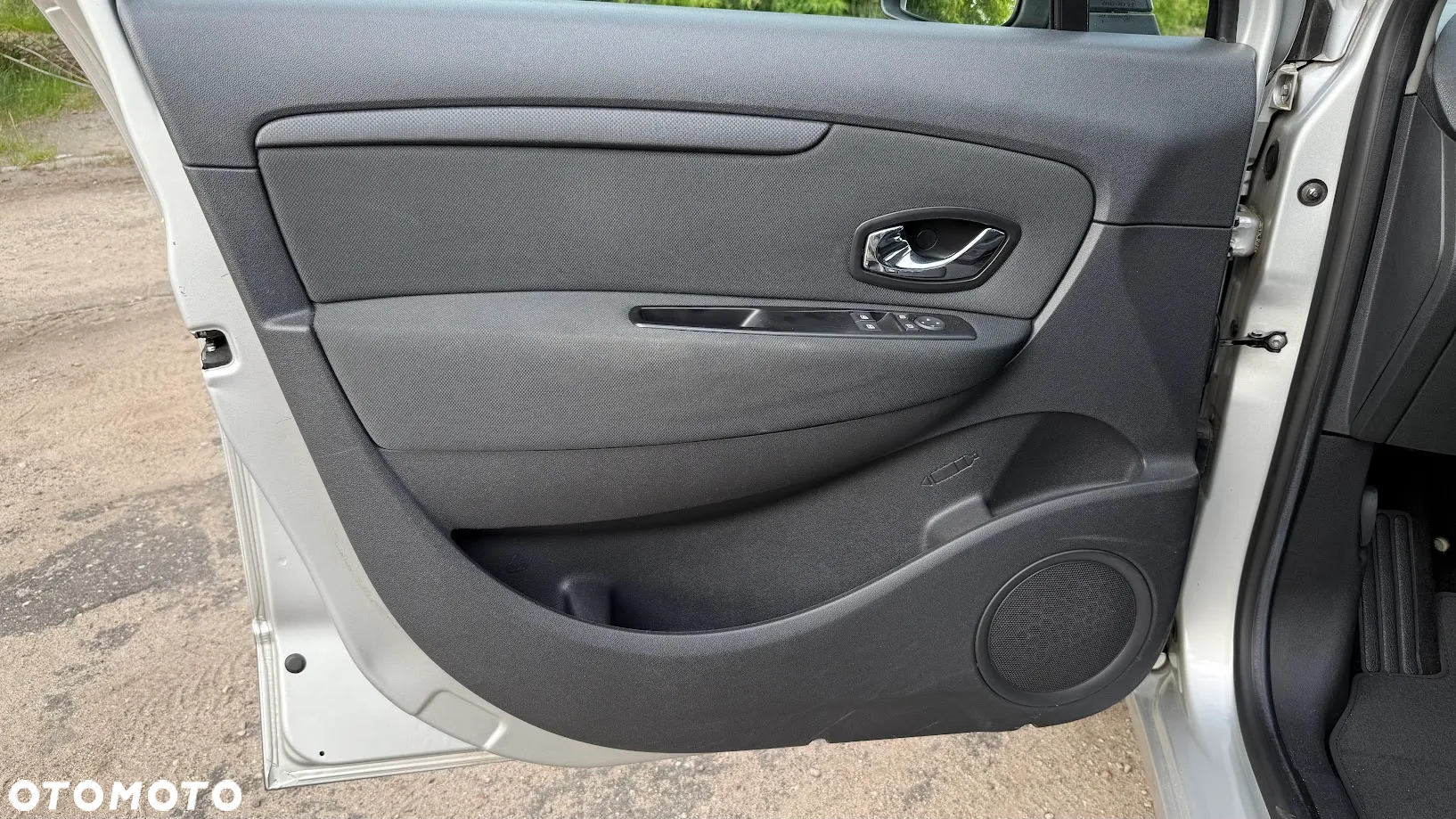 Renault Scenic 1.6 16V 110 Dynamique - 19