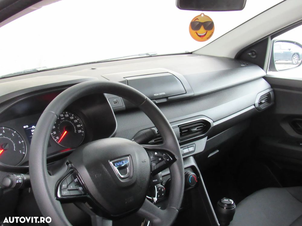 Dacia Logan TCe 90 Essential - 25