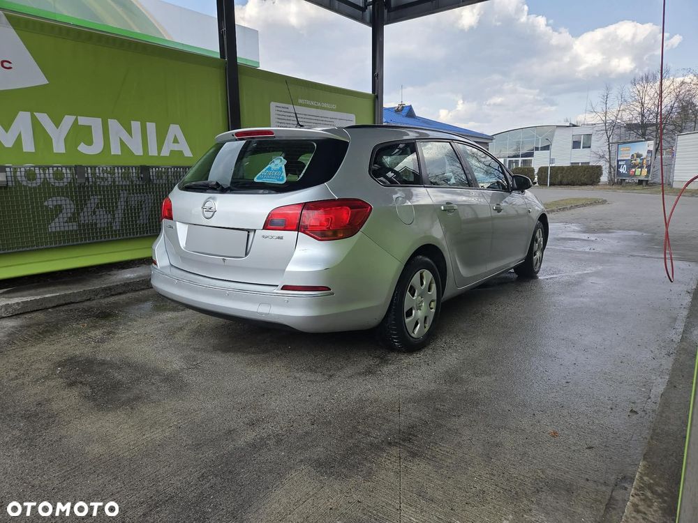 Opel Astra 1.4 T Essentia EU6 - 8