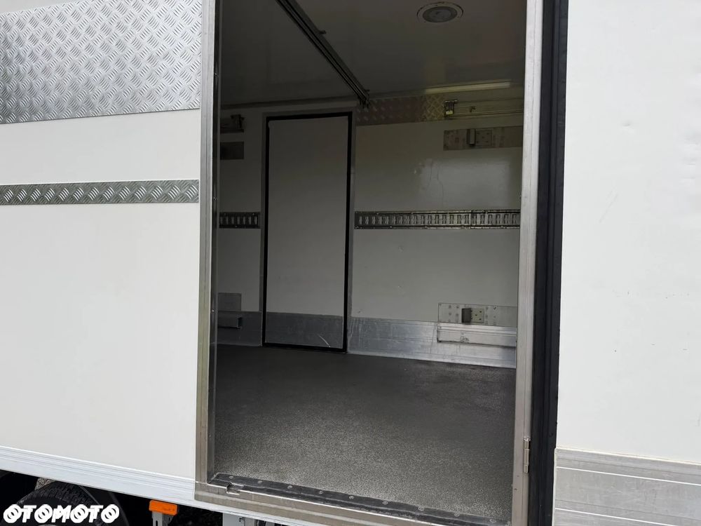 Renault Master 230V Piękny 4.20m Super stan Bezwypadkowy Mroźnia 2X boczne drzwi - 14