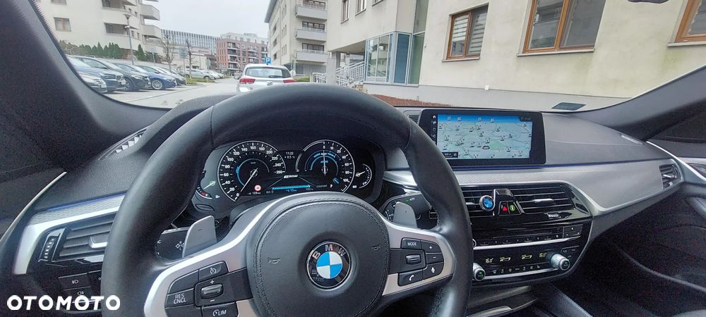 BMW Seria 5 530e iPerformance M Sport sport - 26