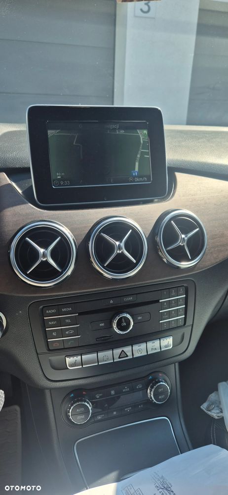 Mercedes-Benz Klasa B 220 4-Matic AMG Line - 6