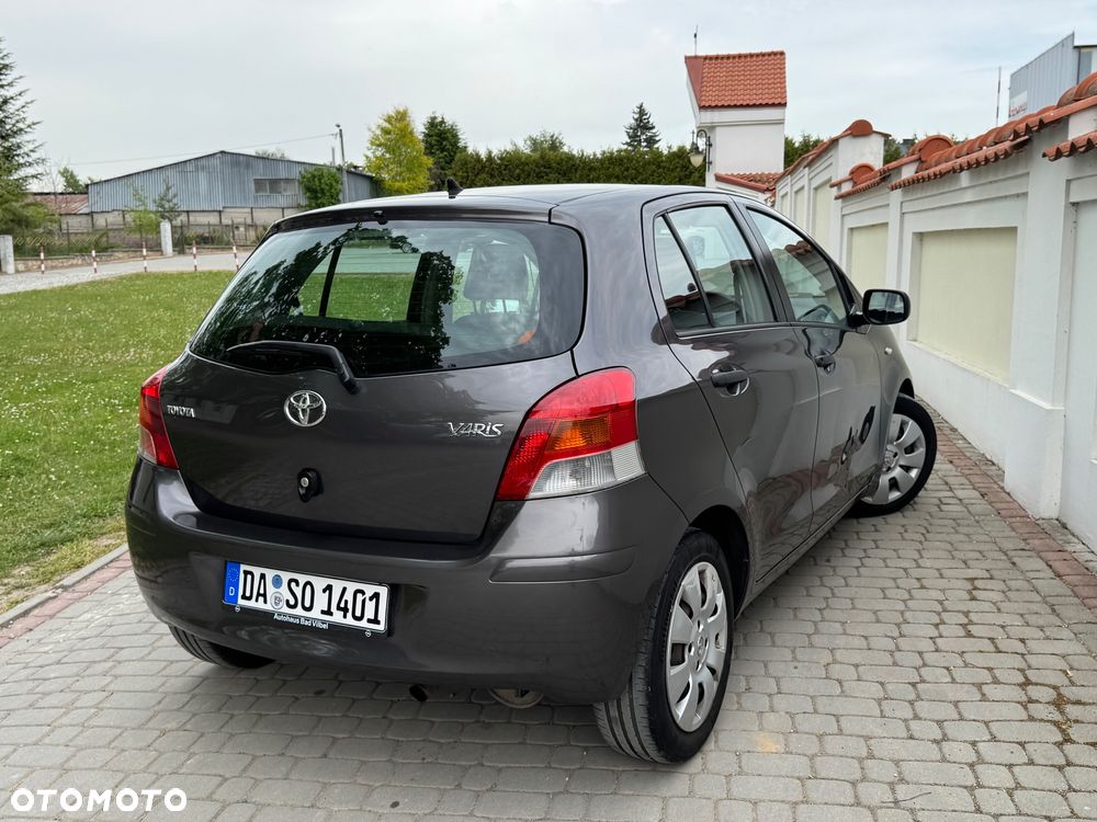 Toyota Yaris - 7