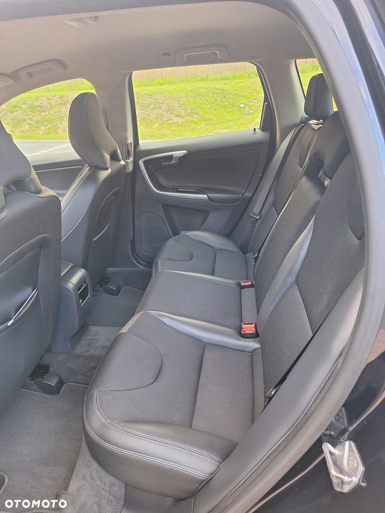 Volvo XC 60 D3 Drive-E Momentum - 21