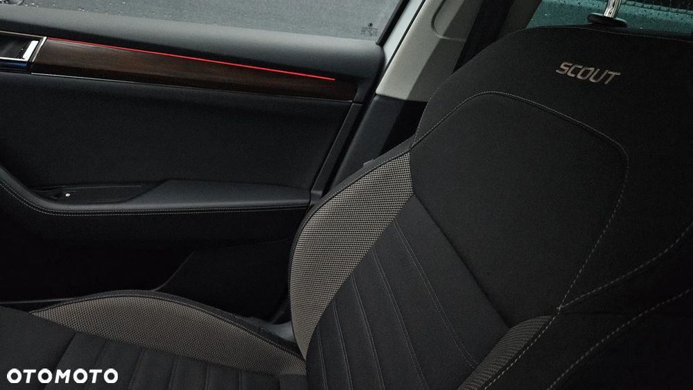 Skoda Superb 2.0 TDI SCR 4x4 Scout DSG - 27