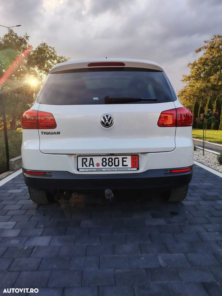 Volkswagen Tiguan 2.0 TDI SCR 4MOTION BlueMotion Technology Lounge Sport & Style - 4