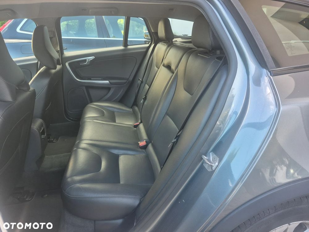 Volvo V60 Cross Country D3 Momentum - 29