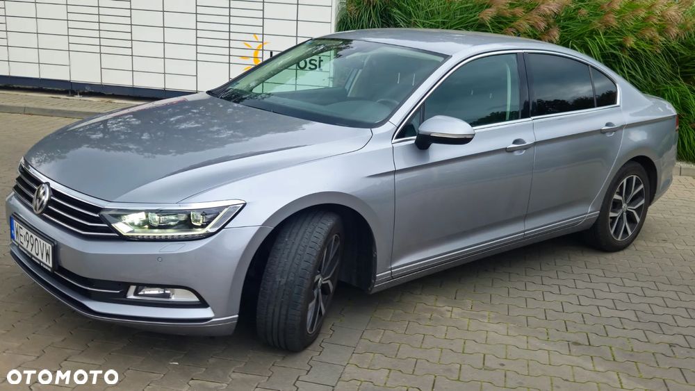 Volkswagen Passat - 11