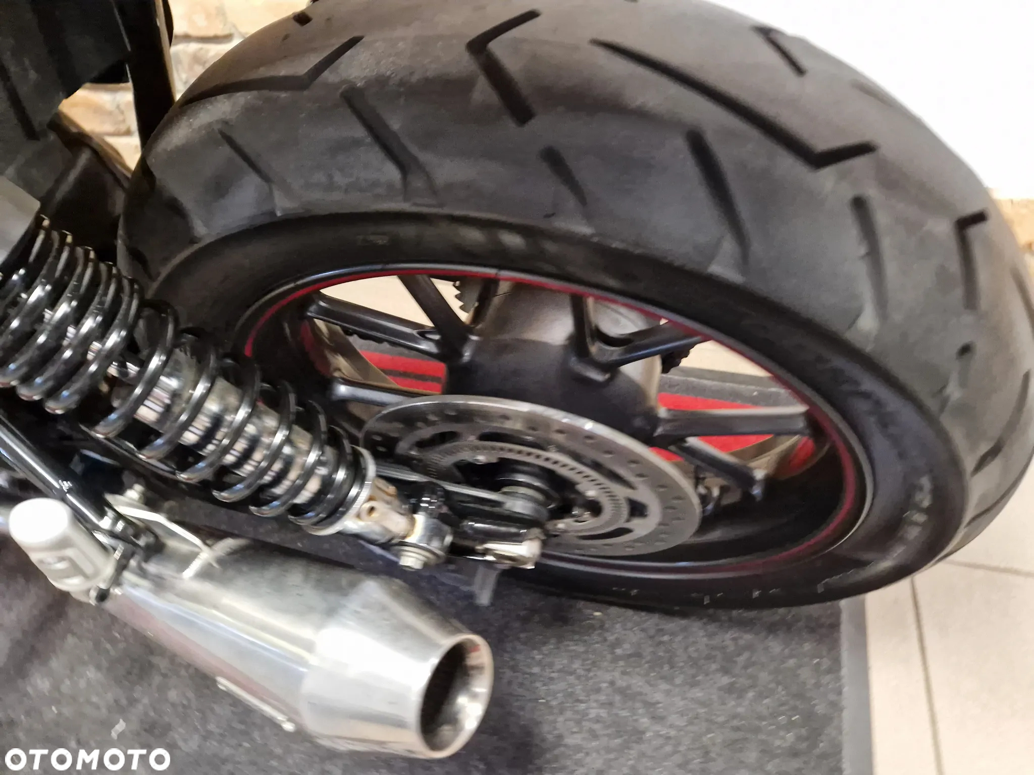Triumph Street Twin - 9