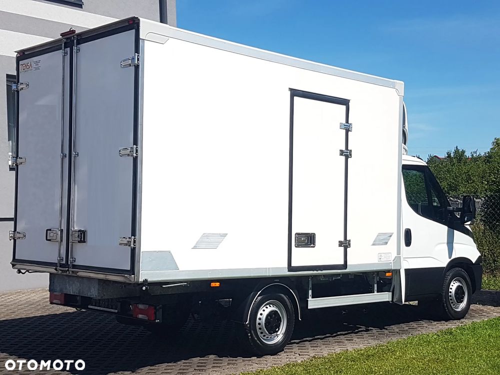 Iveco DAILY CHŁODNIA IZOTERMA AGREGAT THERMO KING V-200 MAX GRZANIE 7EP 3,68x2,10x2,10 KLIMA KRAJOWY - 4