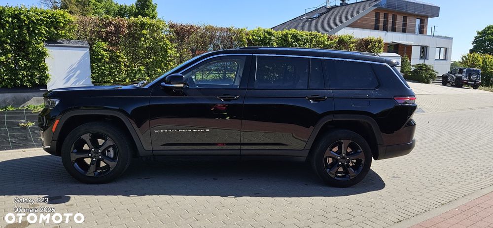 Jeep Grand Cherokee - 30