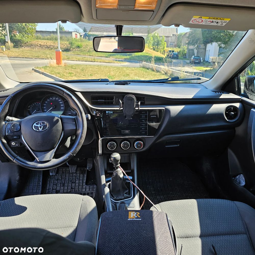 Toyota Corolla - 14