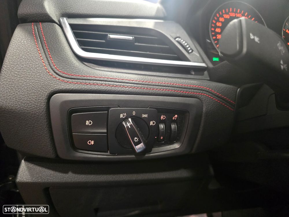 BMW 218 Active Tourer d Aut. Sport Line - 34