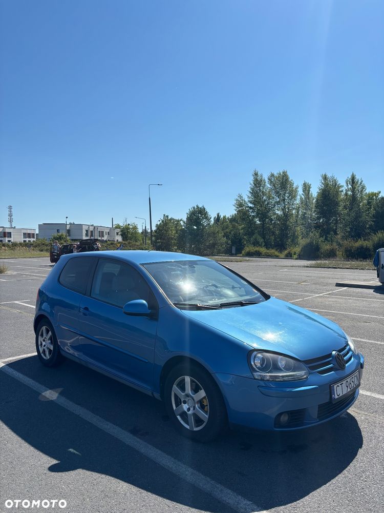 Volkswagen Golf 1.6 FSI Comfortline - 2