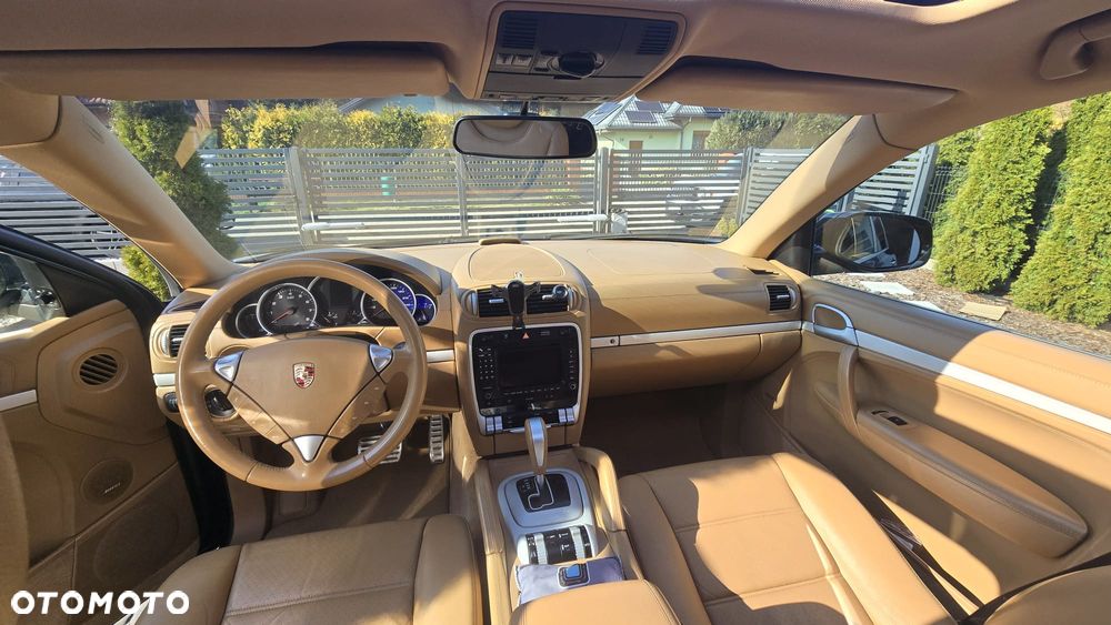 Porsche Cayenne - 14