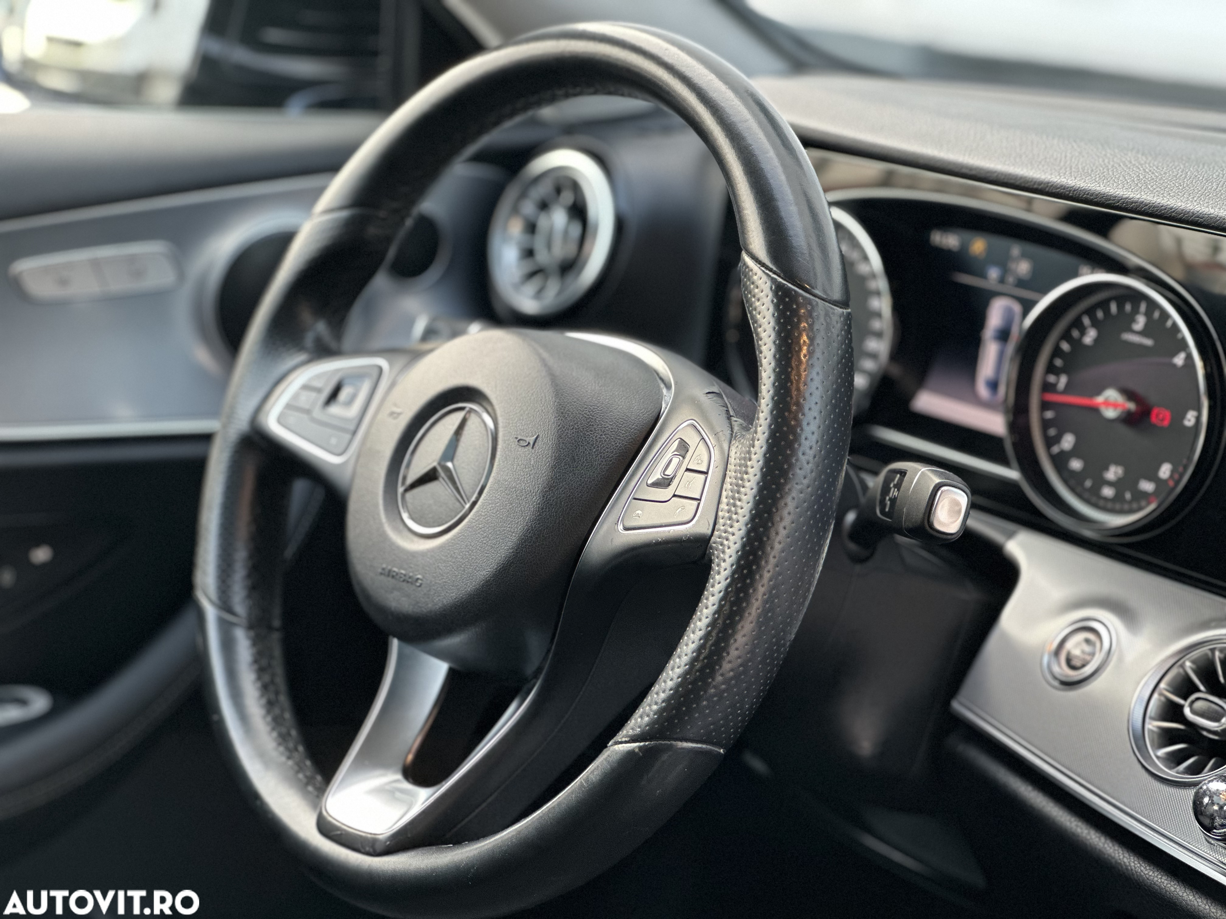 Mercedes-Benz E - 27
