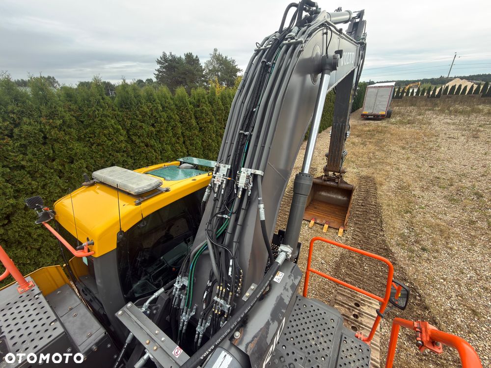 Volvo EC 300 EL - 16