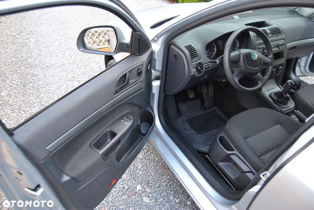 Skoda Octavia 1.6 Ambiente - 12