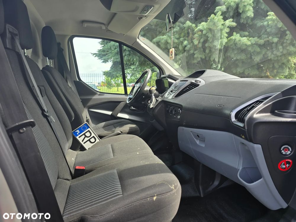 Ford TRANSIT CUSTOM - 11