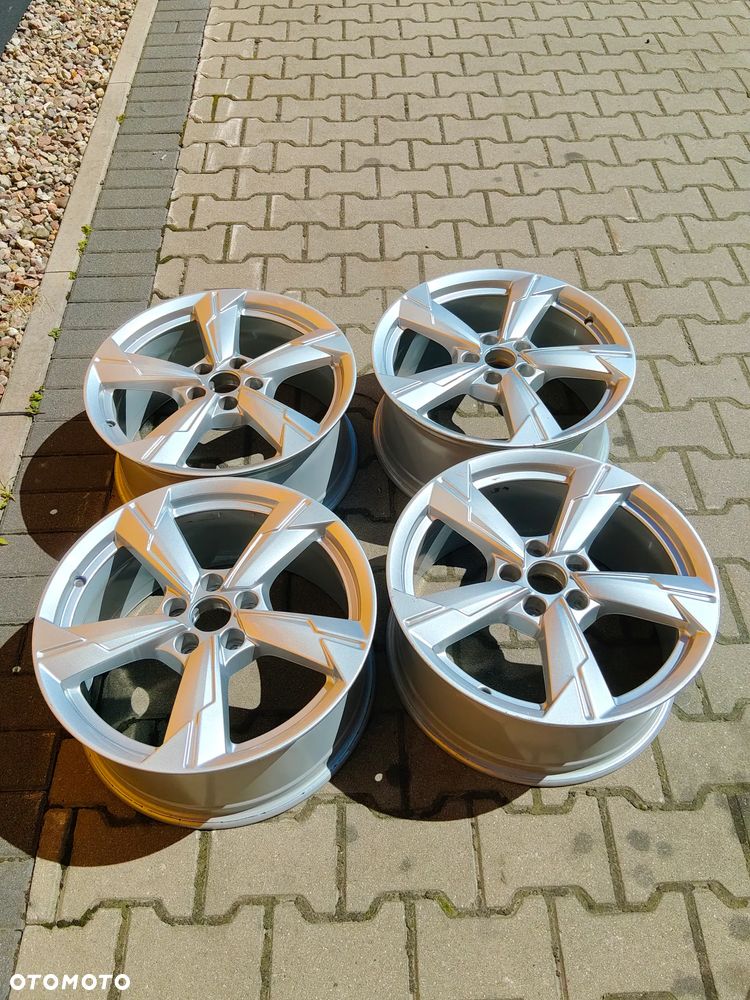 FELGA ALUMINIOWA 8Jx18H2 5x112 ET39/66,6 OE AUDI - 1